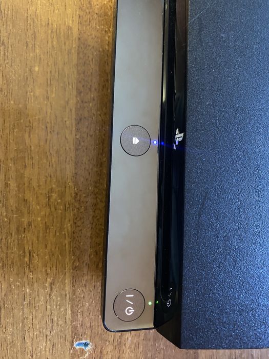 Продам PS3 Slim 160 гб,Не рабочая
