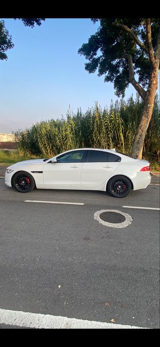 Jaguar  XE 2.0 D R-sport