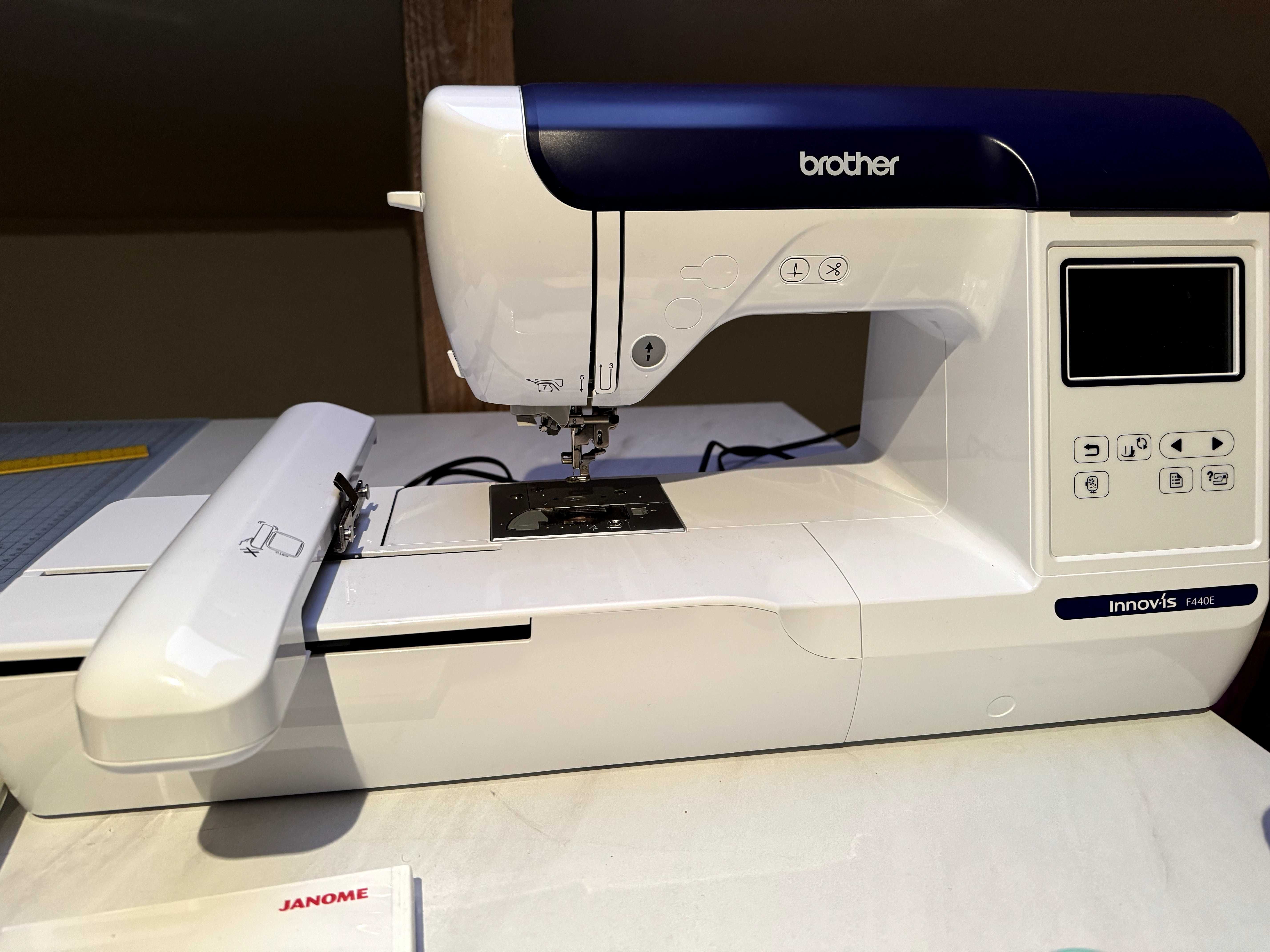 Hafciarka brother innov-is F440E + nici, zestaw