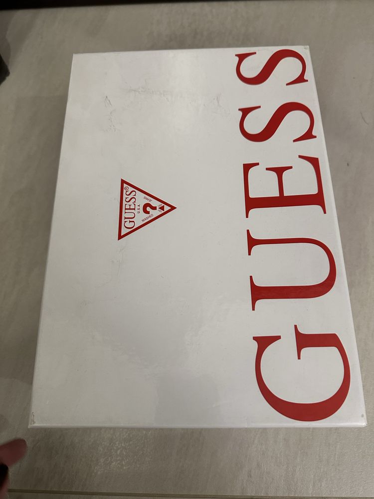 Trampki marki Guess roz 41