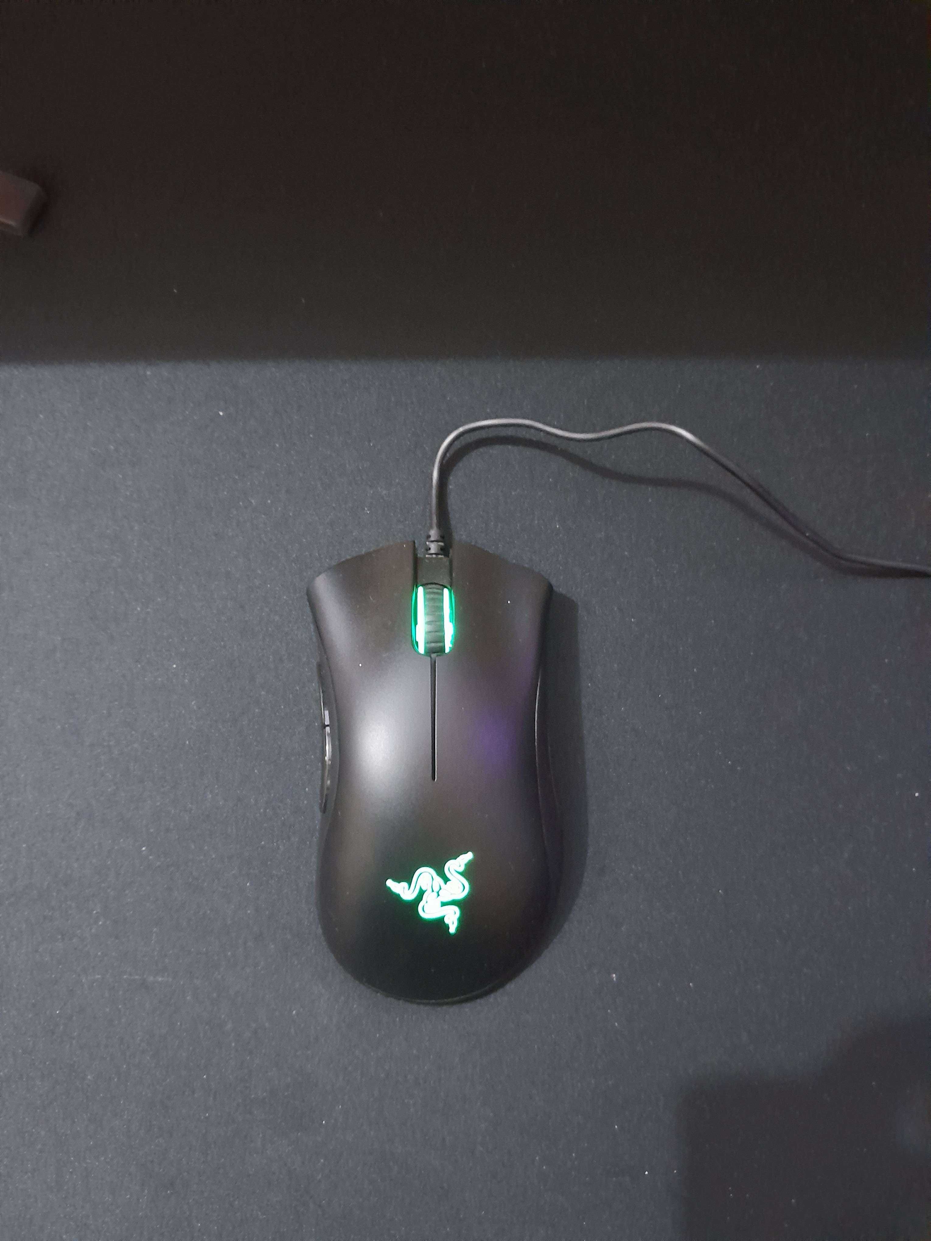 conjunto gaming da razer teclado e rato,ja nao tenho os fones