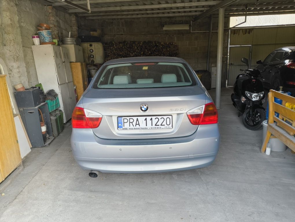 BMW E90 2005r. Dobry stan