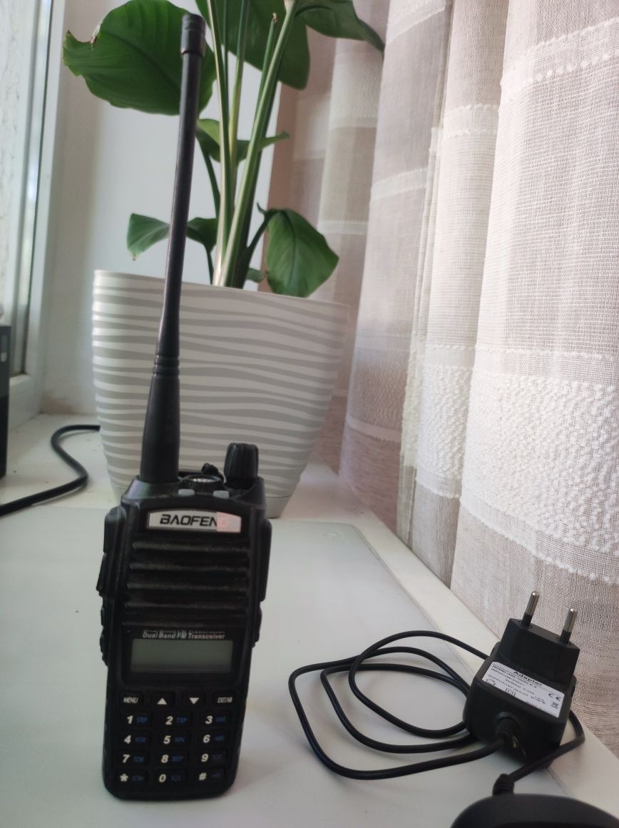 Рація Baofeng UV-82 до 10 км (8W, 2000мАч), з гарнітурою