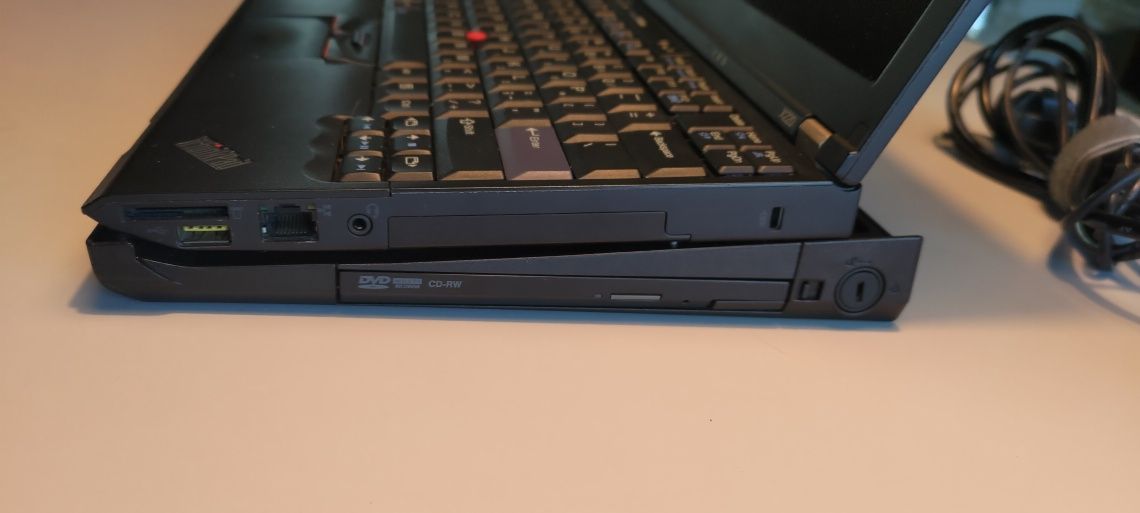 Lenovo x220, dysk SSD, stacja dokująca z CD ROMem