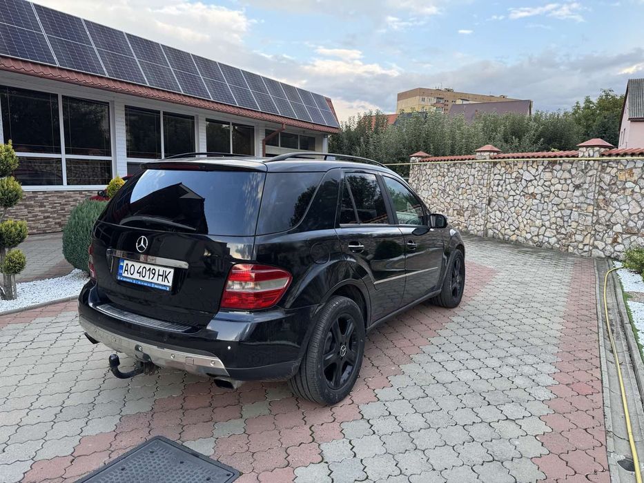 Продається Mersedes ML 320 випуск 2006 року, торг можливо