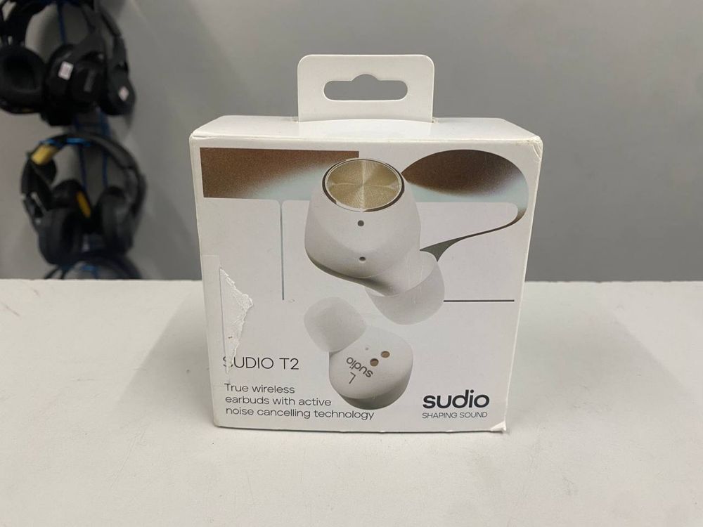 Навушники Sudio T2 Не бачить блютуз