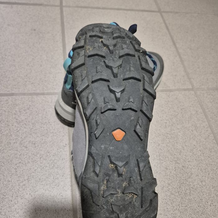 Buty turystyczne wodoodporne Quechua rozm. 38
