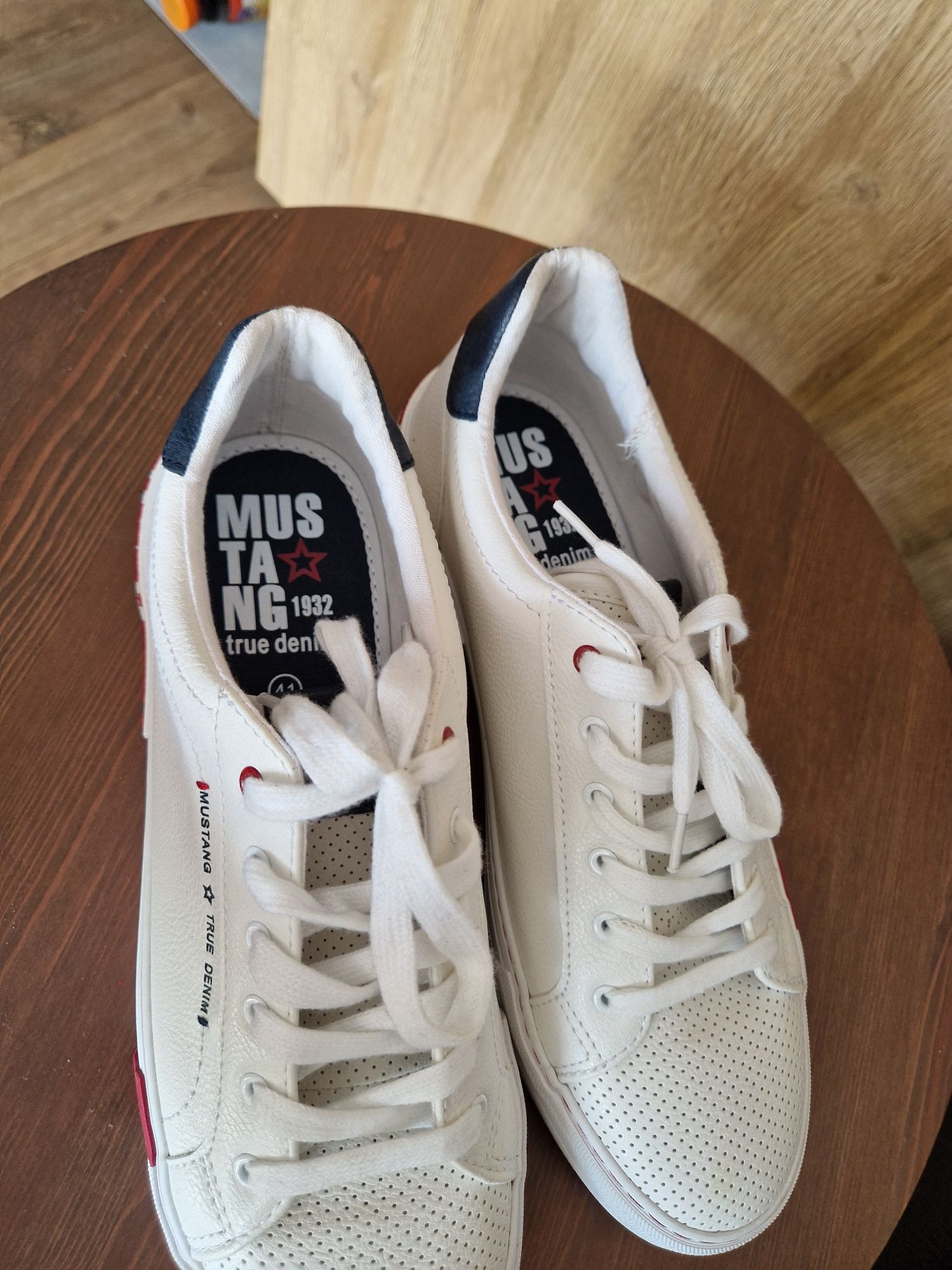 NOWE buty MUSTANG sneakersy adidasy półbuty białe r. 41