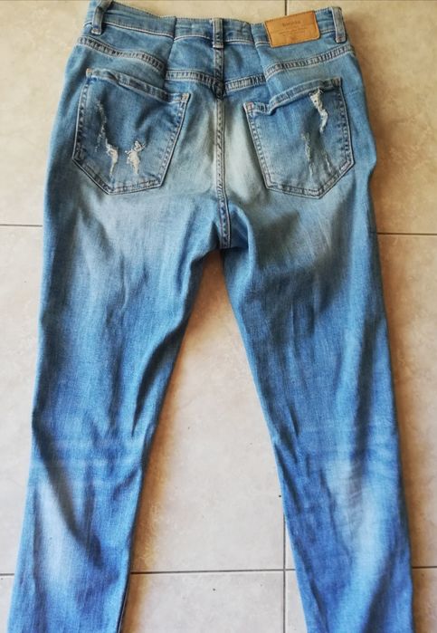 Calças de ganga rasgadas, Bershka, tamanho 36