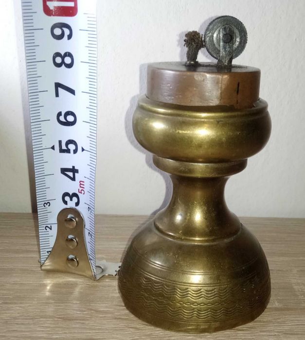 Zapalniczka mosiężna benzynowa stara zabytkowa w stylu wschodnim