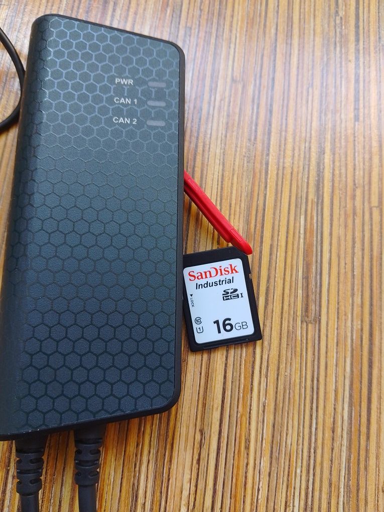 Kvaser Memorator Pro 2xHS v2 - це двоканальний шинний інтерфейс CAN пр