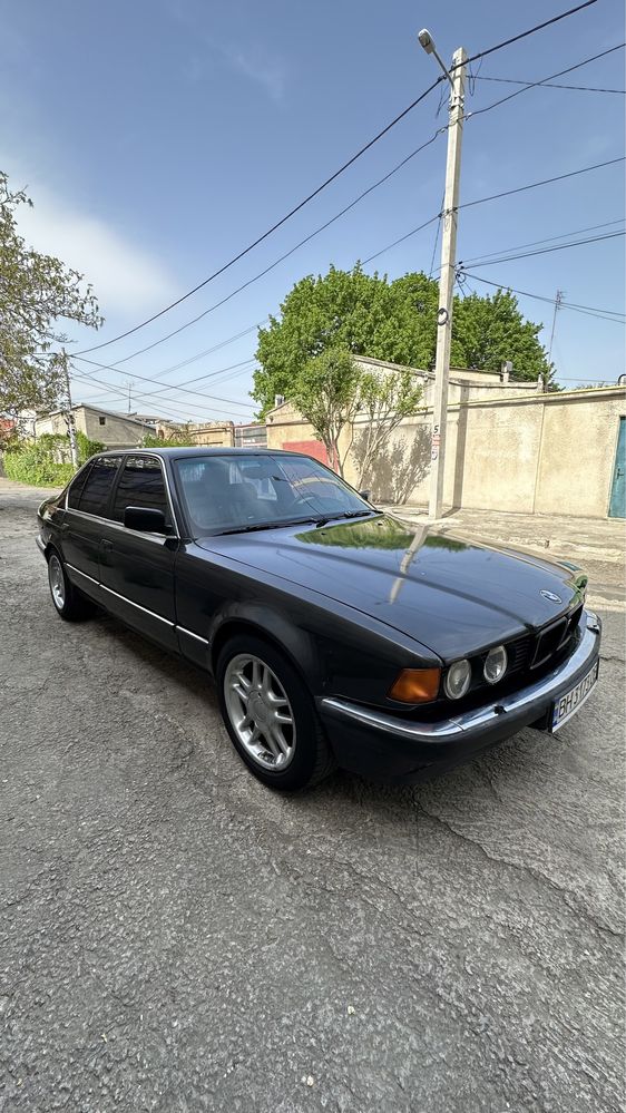 Продам BMW e32 735i газ бензин