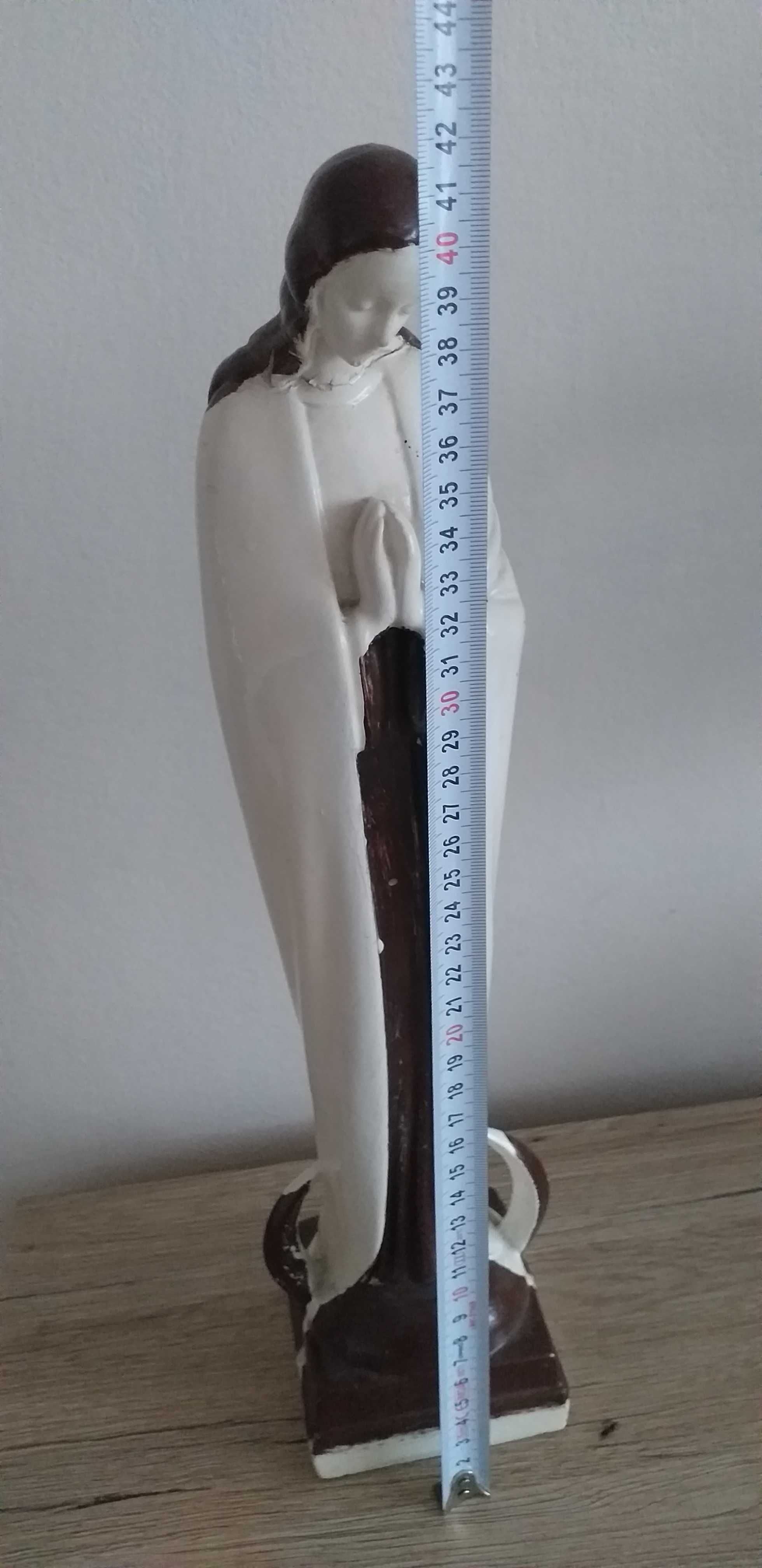 Piękna figurka Madonny