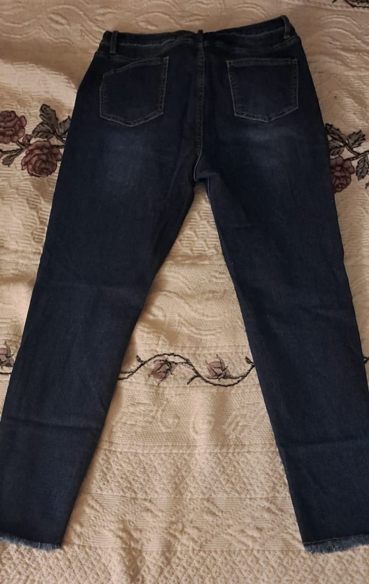 Vendo dois pares de calças de ganga novas