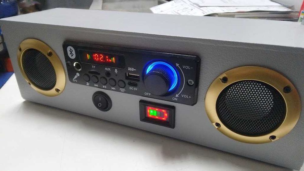 Музичний центр 3 + 3 Вт