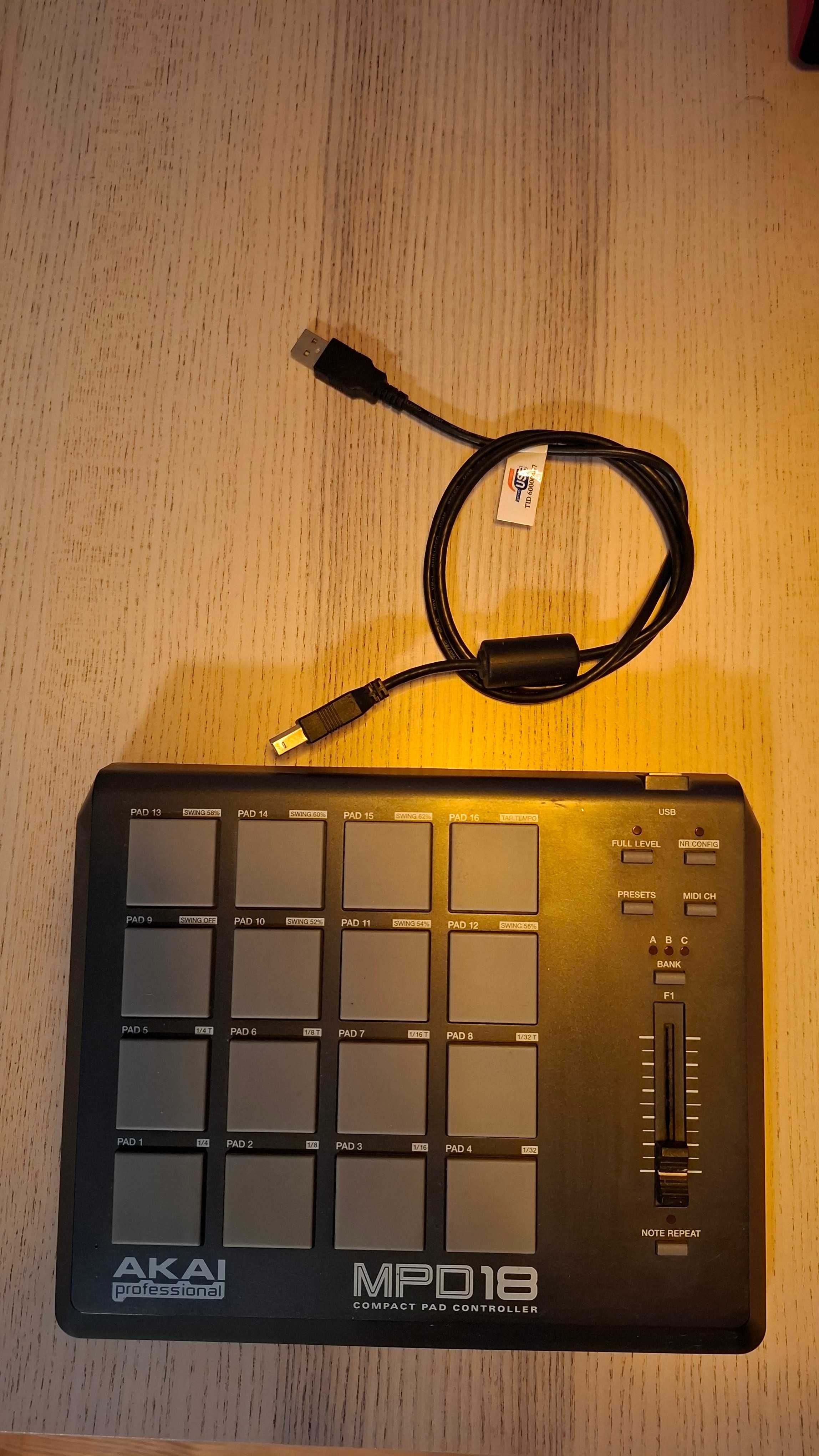 Akai Professional MPD18 Pads