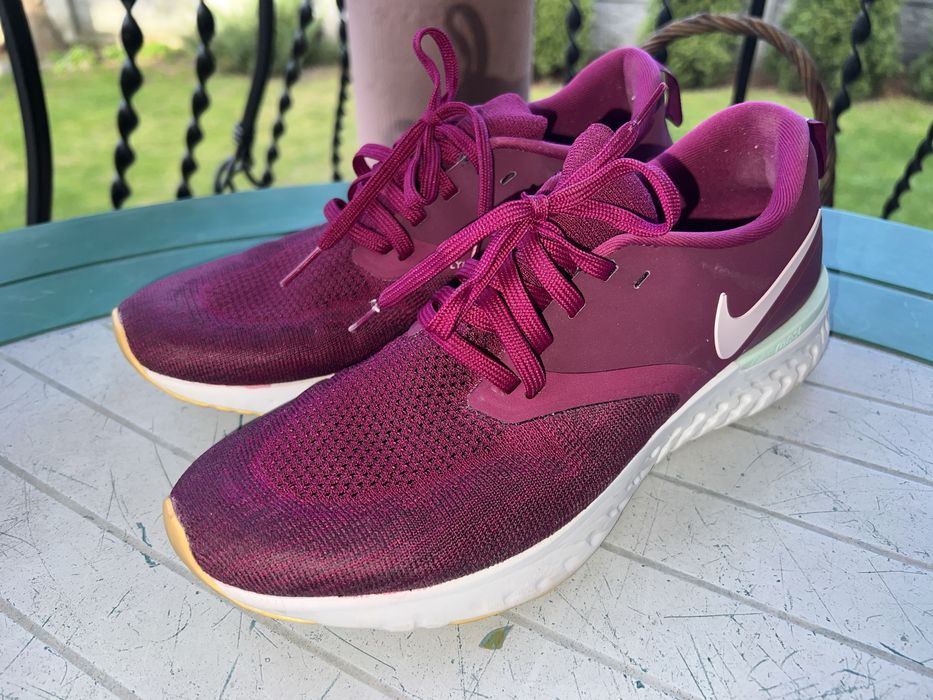 Продам кросівки Nike flyknit оригінальні 40,5 , устілка 25,5 см