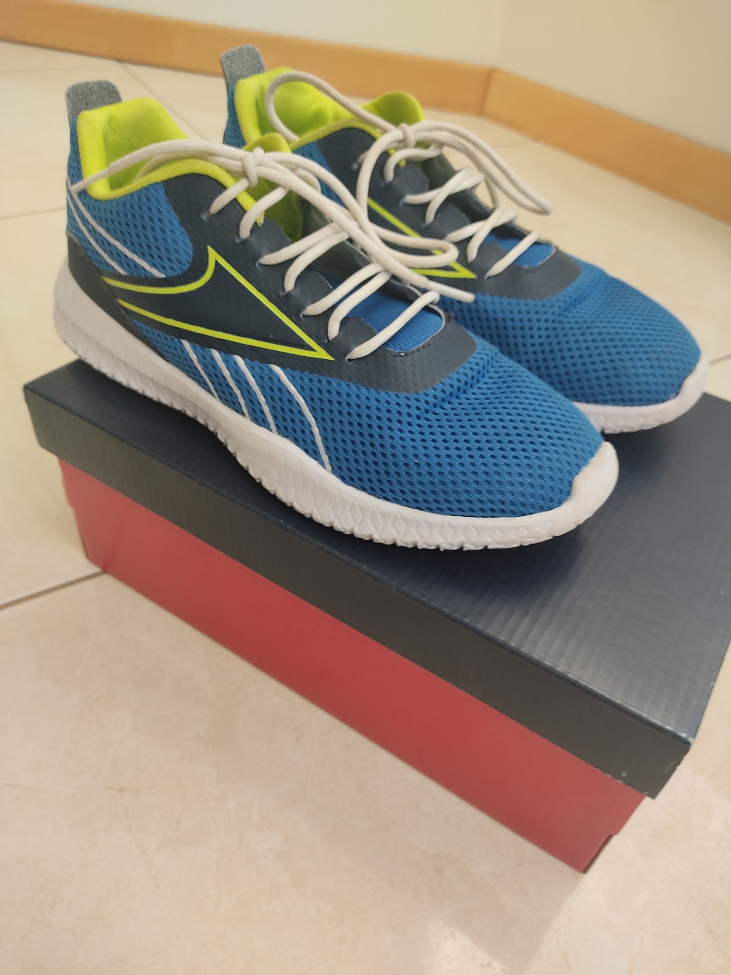 Buty Reebok 36 chłopięce