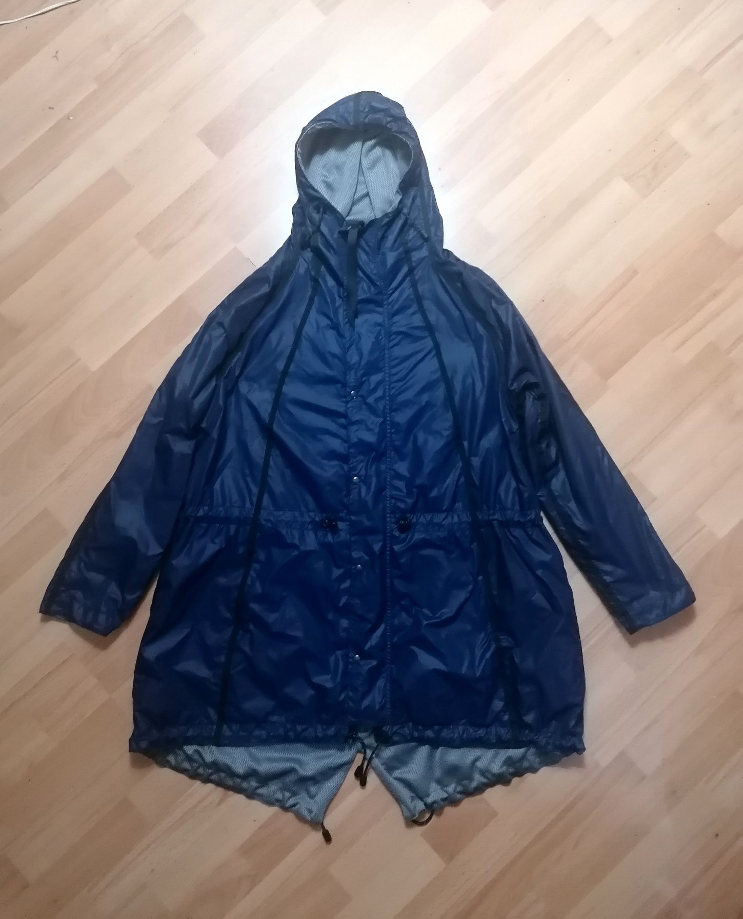 Płaszcz przeciwdeszczowy Christopher Raeburn Navy Nylon Jacket rozmiar