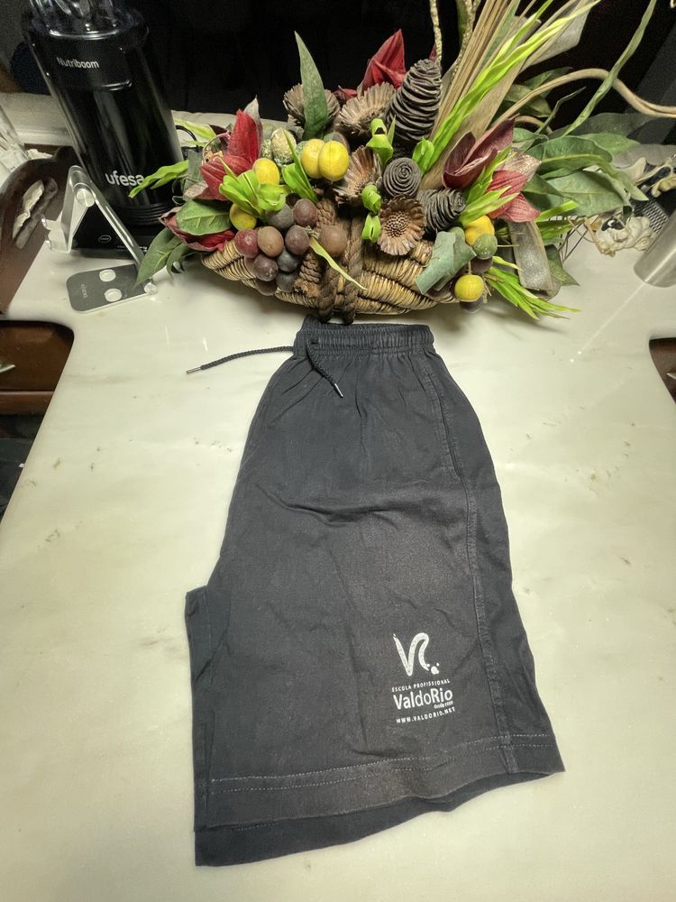 Roupa necessitas para ir escola profissional