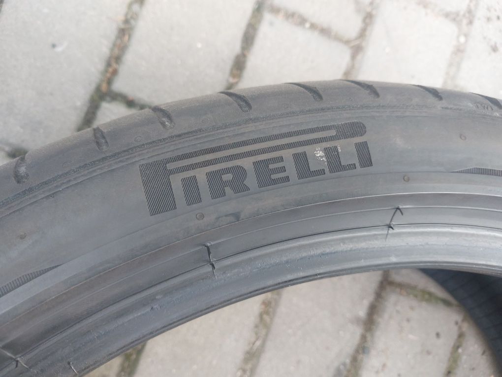 Pirelli P Zero 225/40R19 93 Y RSC