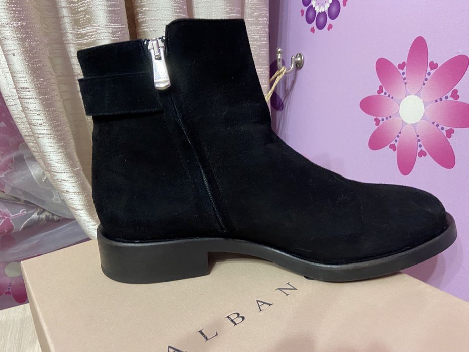 ALBANO Італія оригінал 39 розміру