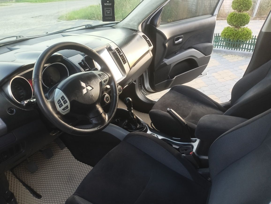 Продам Mitsubishi Outlander 2008 4х4 дизель в хорошому стані.