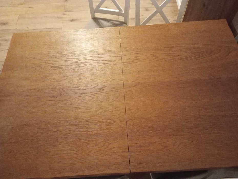 Stół do jadalni salonu dąb