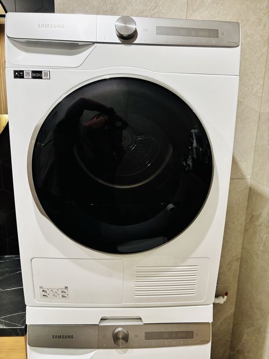Sprzedam Suszarkę SAMSUNG z oryginalnym łacznikiem- stan idealny.