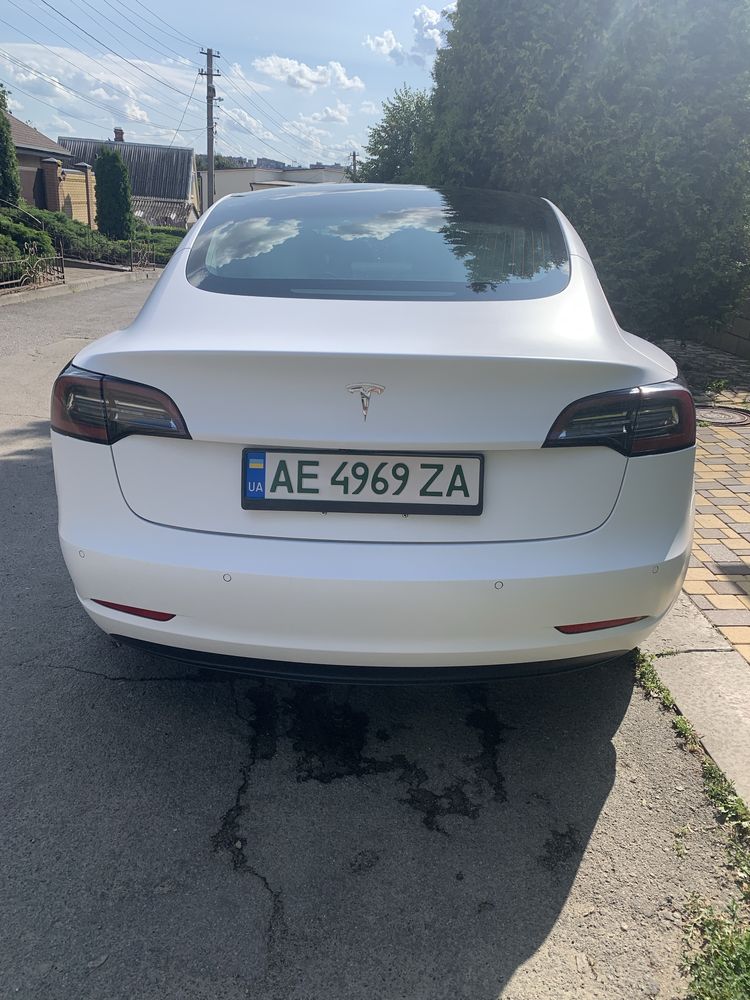 Аренда авто тесла модел 3