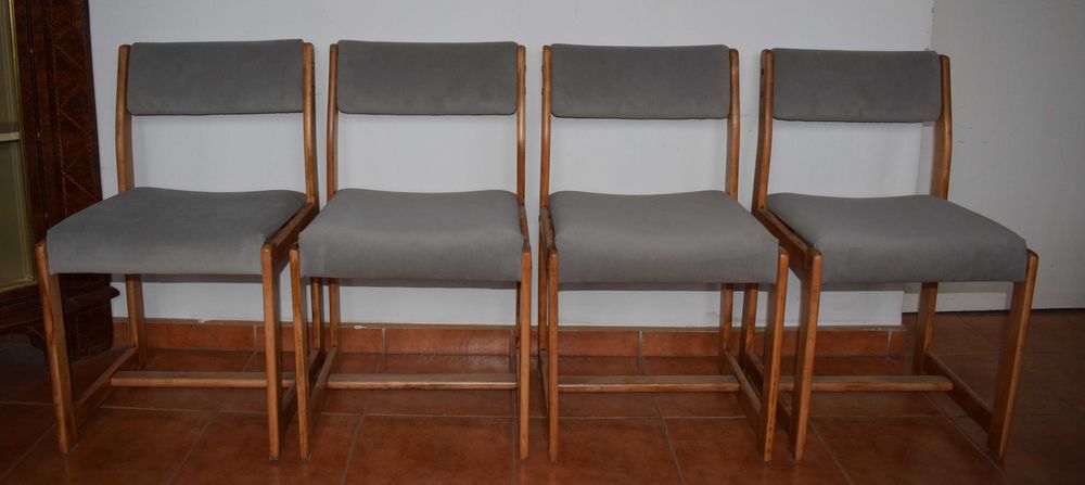 4 krzesła w stylu PRL po renowacji