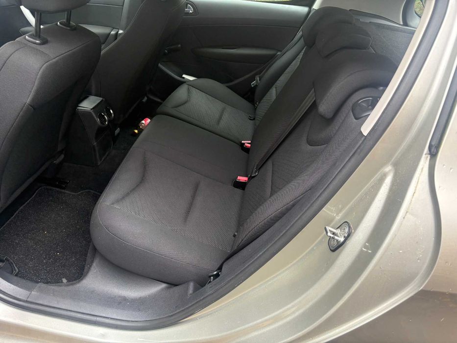 peugeot 308 1.4i 16v VVT 95 2008 rok sprowadzony