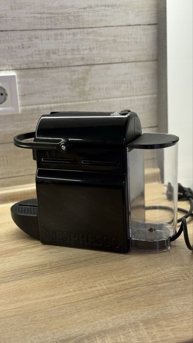 Кавомашина капсульна Nespresso Inissia (оригінал)