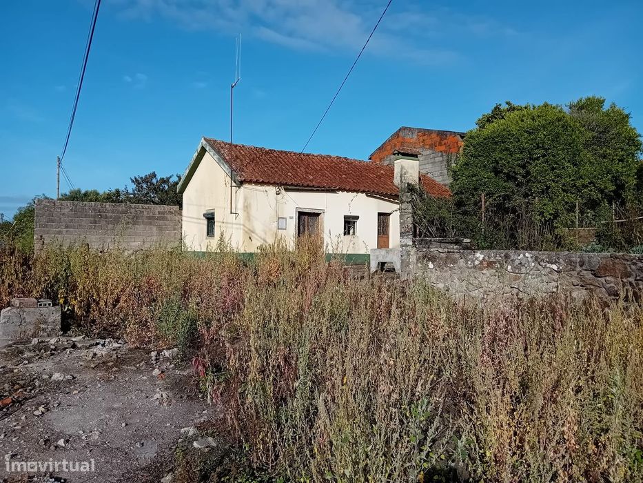 Moradia em pedra para restauro