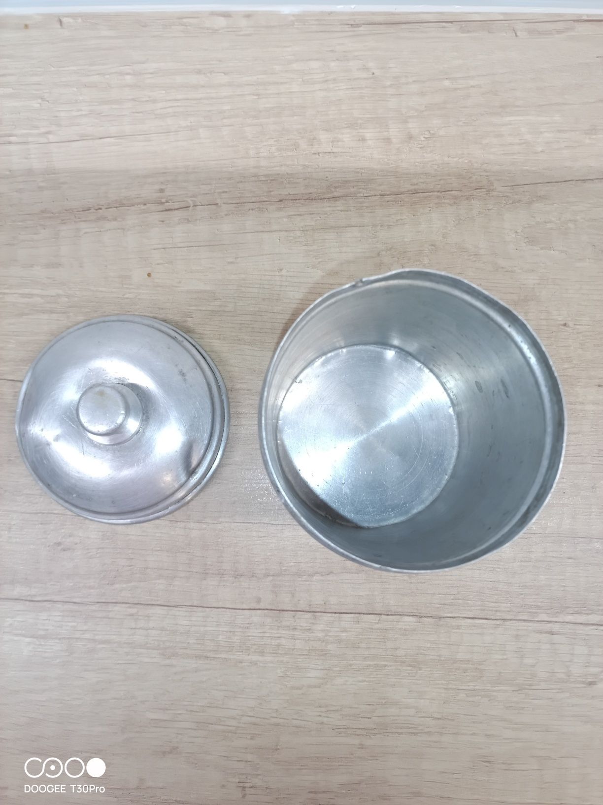 Stary aluminiowy pojemnik na cukier, PRL