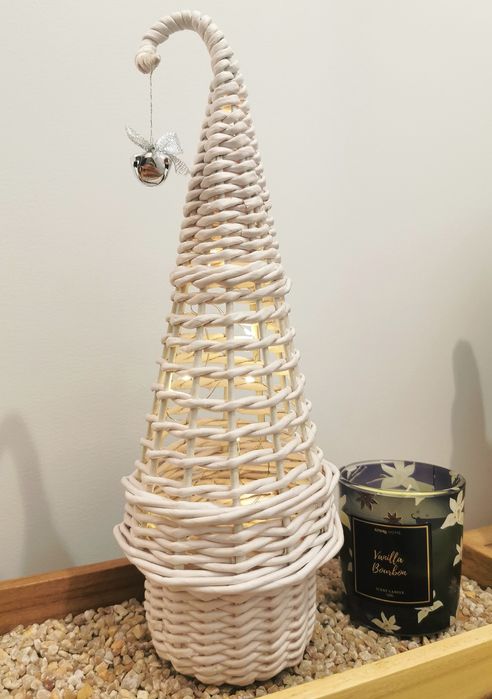 Choinka z wikliny papierowej
