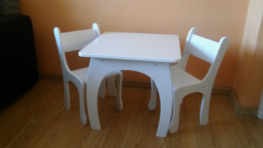 Zestaw, stolik i dwa krzesełka, kolor biały