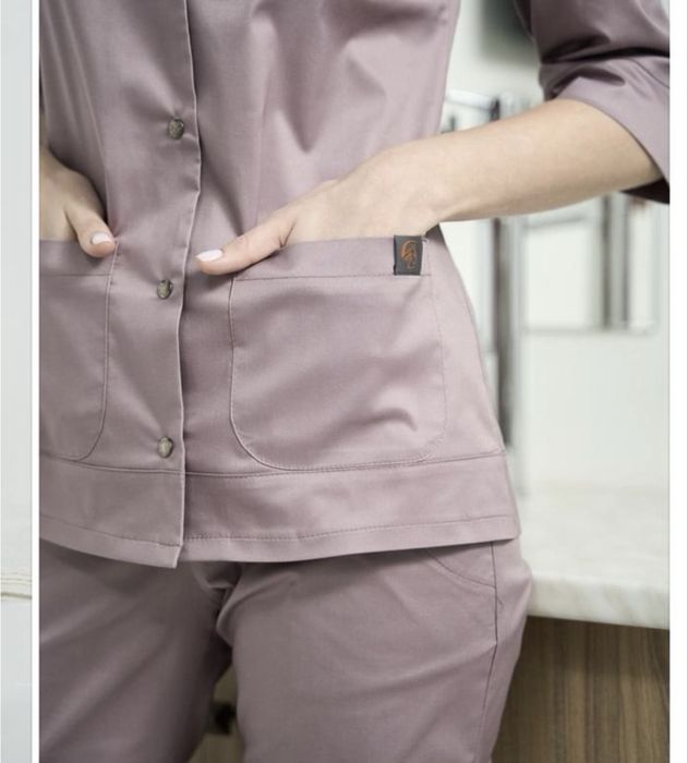 Медичний костюм «Шанель» від Sana