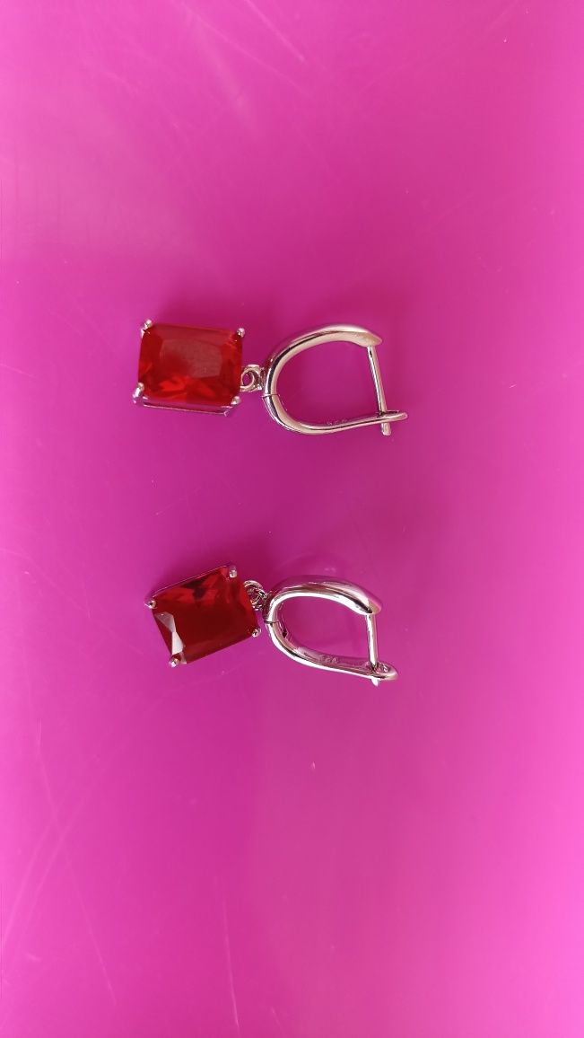 Серьги,кульчики с красным камнем,925 проба