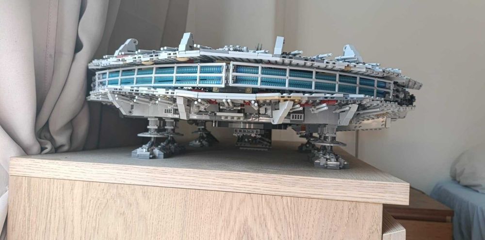 LEGO Millennium Falcon™  - 75192  (montado)