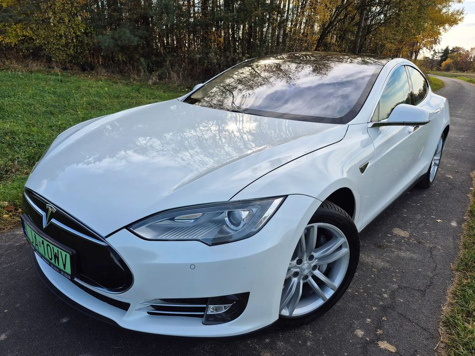 Tesla Model S 85 Full LED Skóra GPS Igła