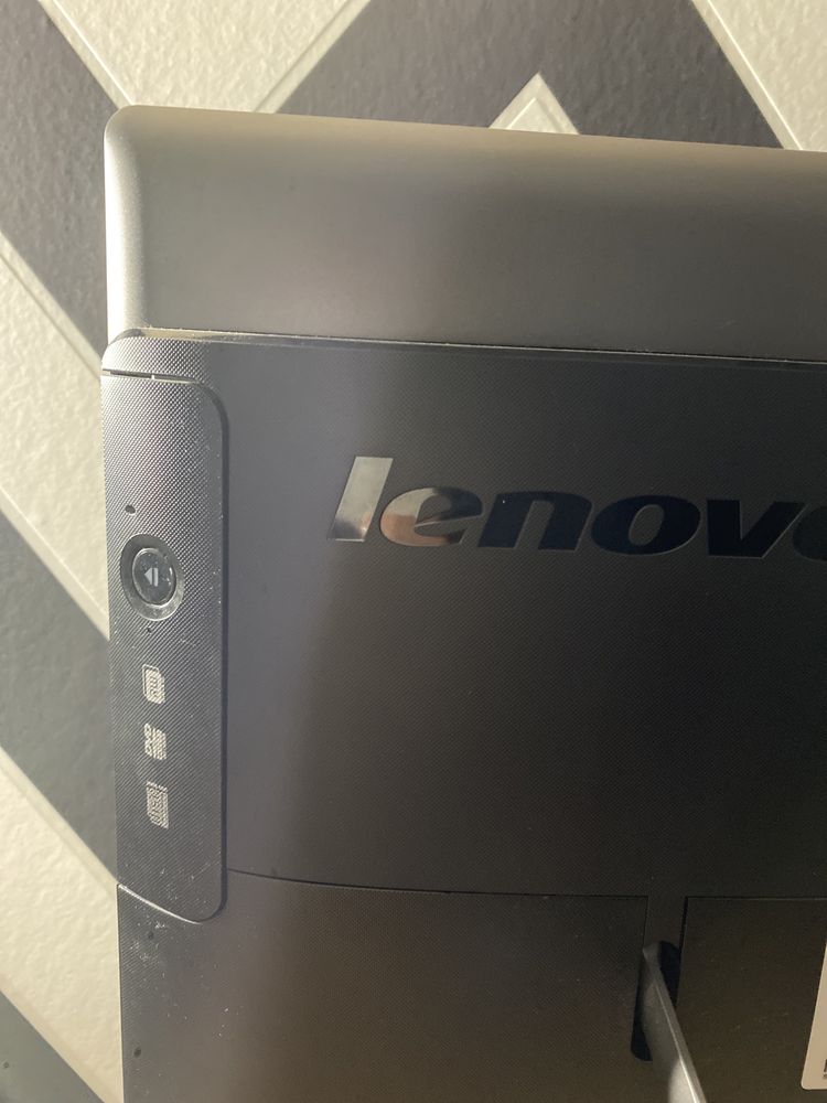 Komputer Lenovo c40-30 all in one + klawiatura z myszką