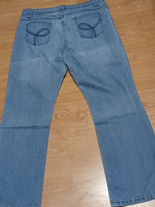 49. Spodnie damskie rozmiar 44 (16) firmy Marks Spencer