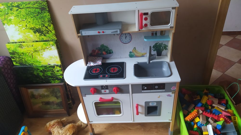 Zabawki bruder, jeździk, pistolet cena od 50 zł do 100 zł