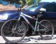 Bicicleta Berg com alguns extras.