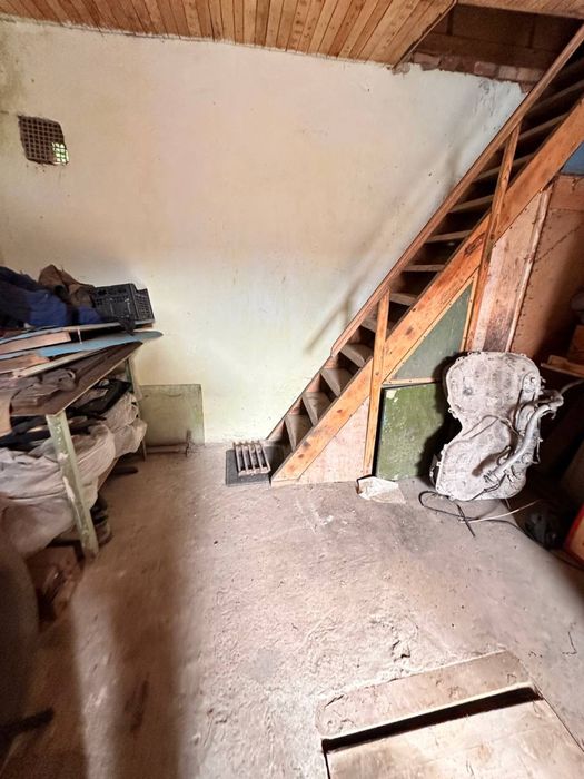 Продається гараж в 3 поверхи