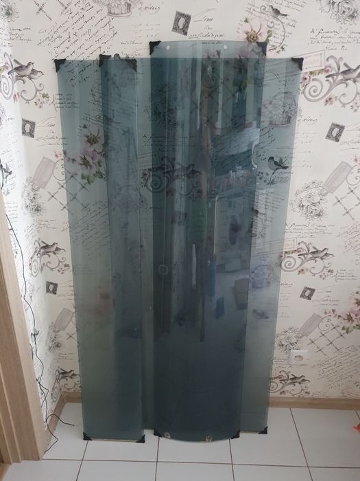 Скло з душевої кабінт