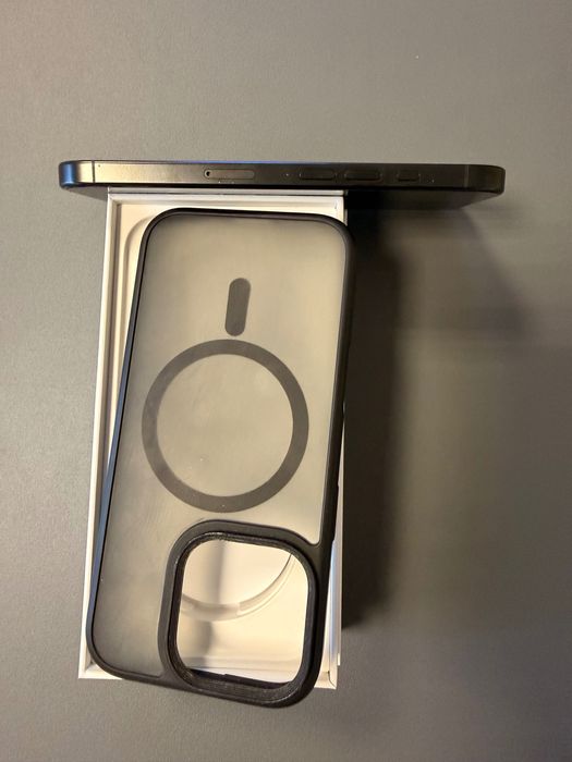 Apple iPhone 16 Pro 128 GB- Black Titanium - Używany - stan bdb