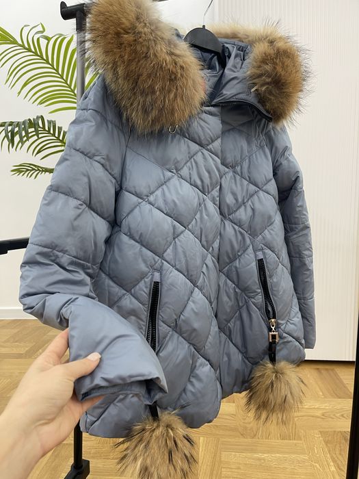 Зимовий пуховик( хутро натуральне)