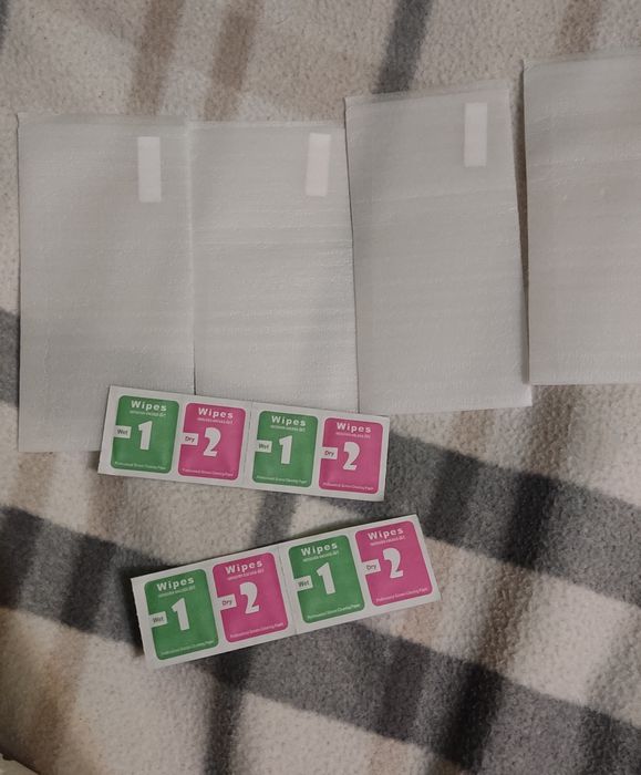 Защитные стёкла на iPhone SE 2022 4шт.